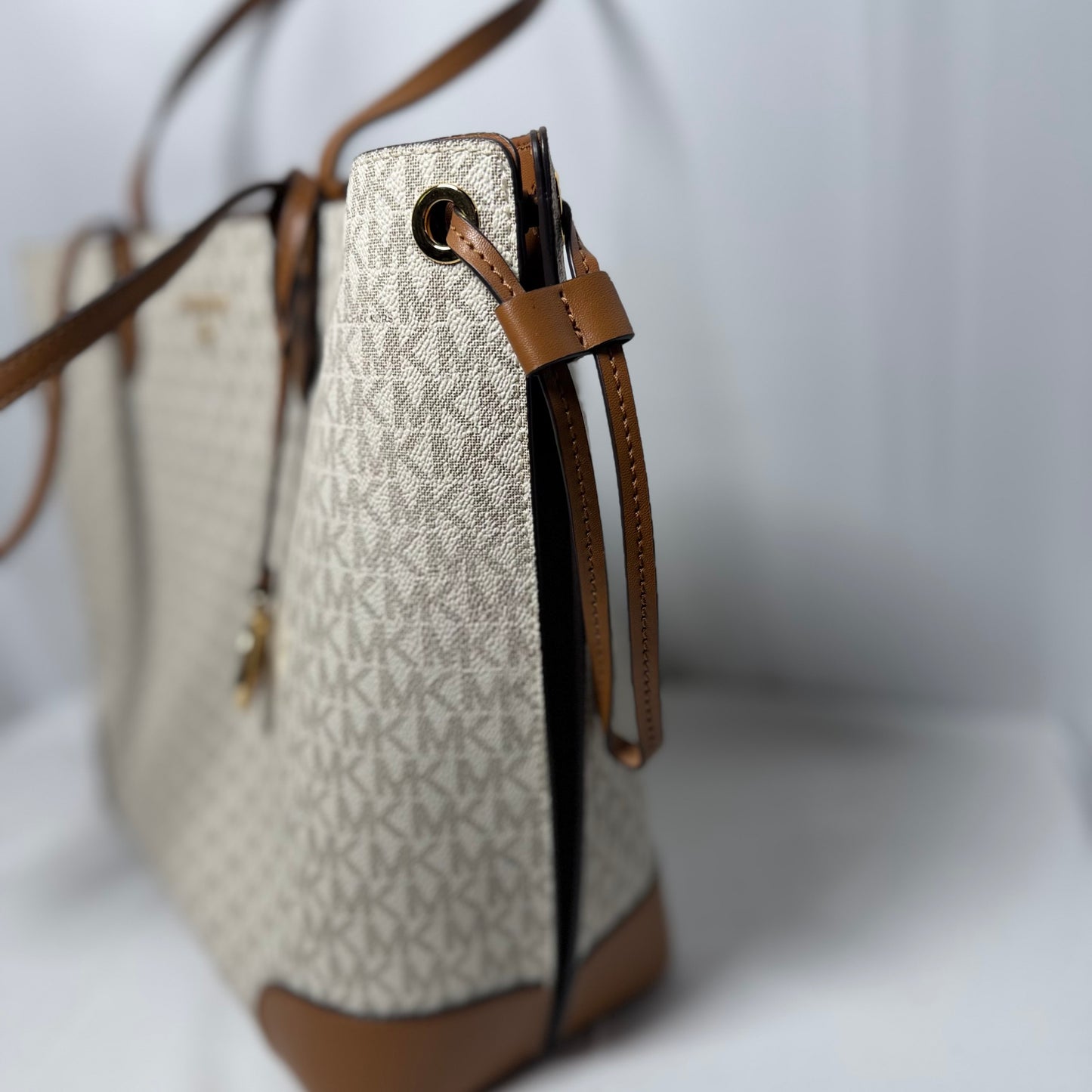 Michael Kors Large Tote Bag with Pouch