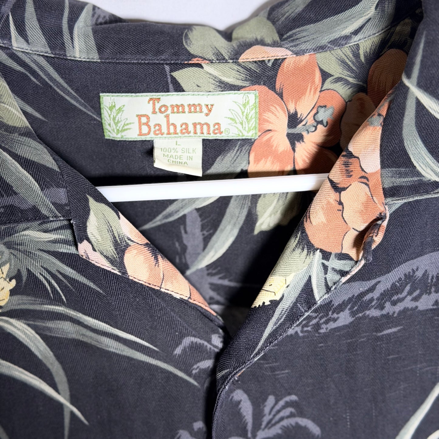 Tommy Bahama 100% Silk Hawaiian Shirt