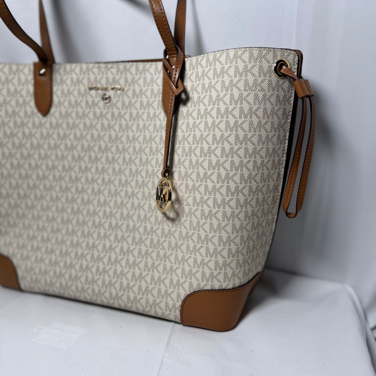 Michael Kors Large Tote Bag with Pouch