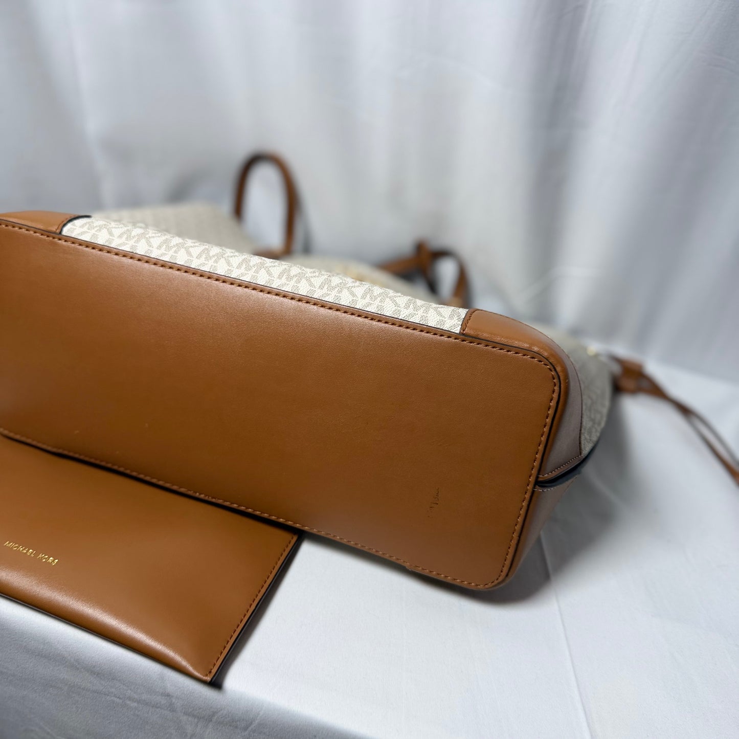 Michael Kors Large Tote Bag with Pouch