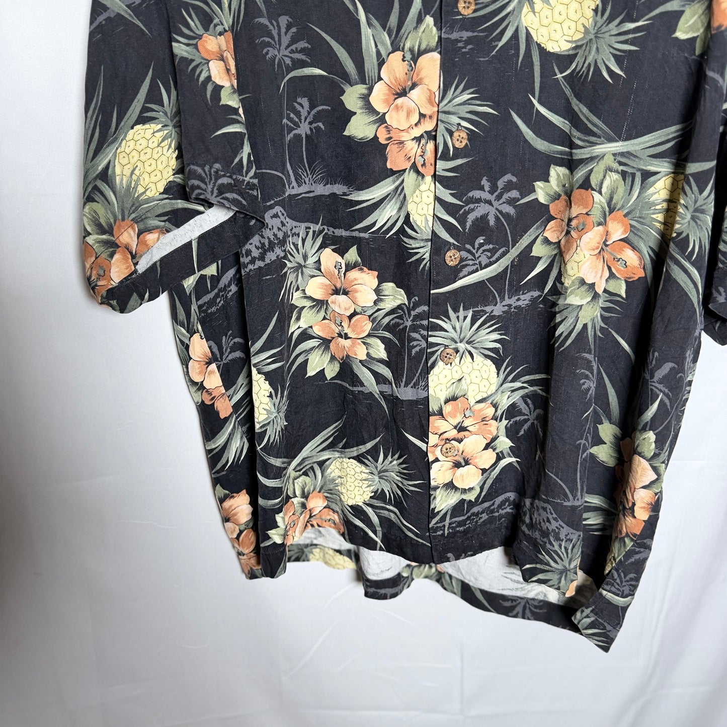 Tommy Bahama 100% Silk Hawaiian Shirt