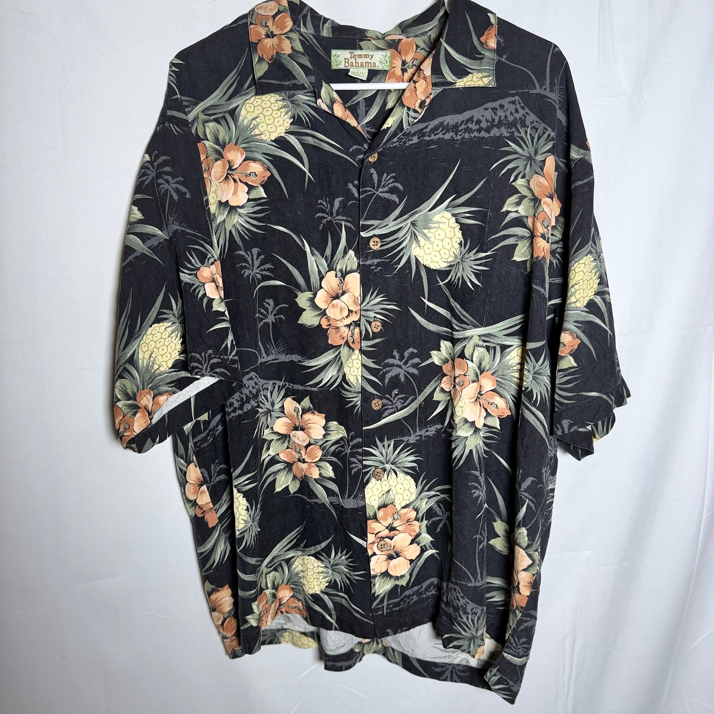 Tommy Bahama 100% Silk Hawaiian Shirt
